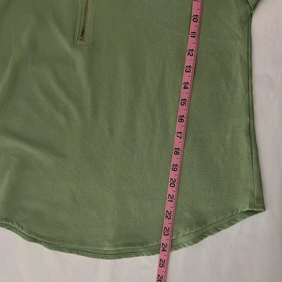 Mine light green size large top half zipper front - Picture 9 of 9